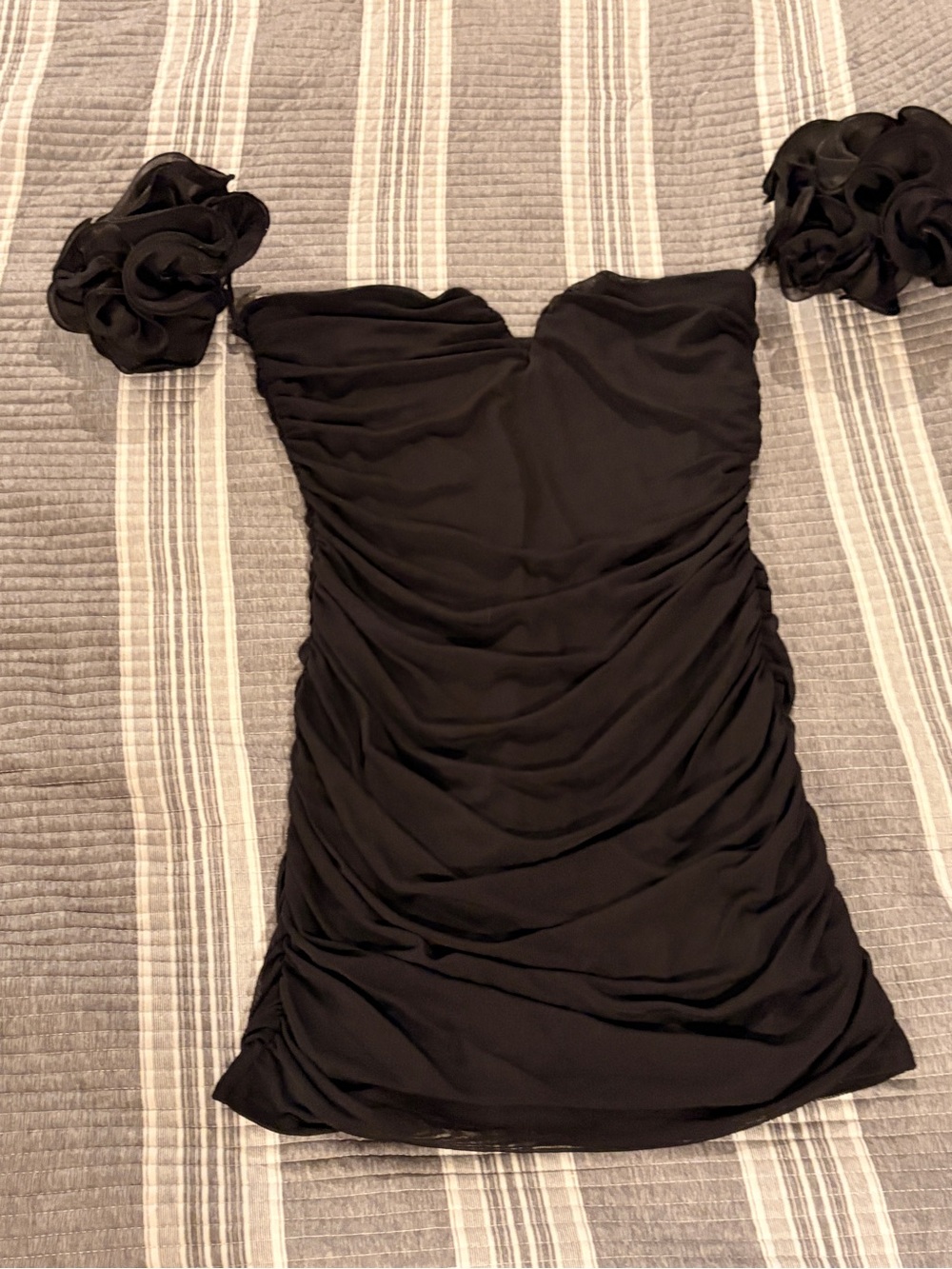 NWOT Lulu's Black Off-Shoulder Ruched Mini Dress with Floral Puff Sleeves - Picture 8 of 8